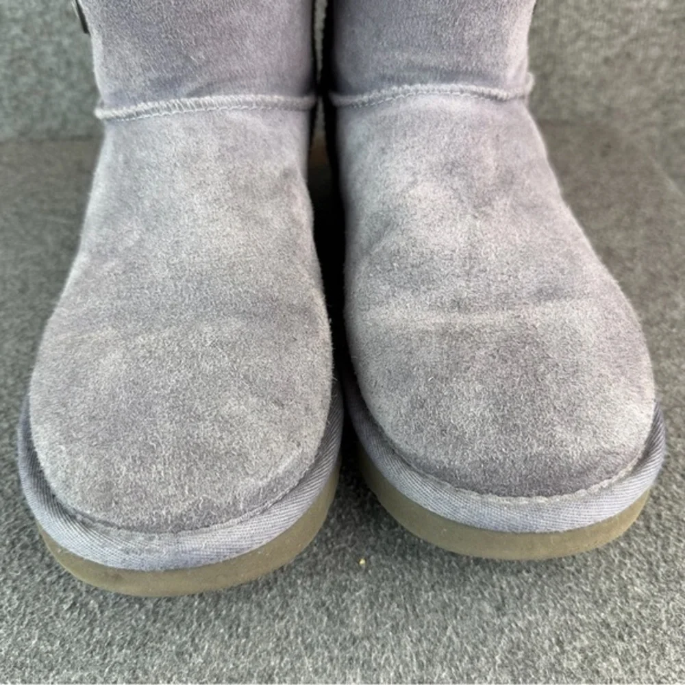 UGG Lavender Haze Metal Snap Short Suede Boots‎ Size 7 Rare